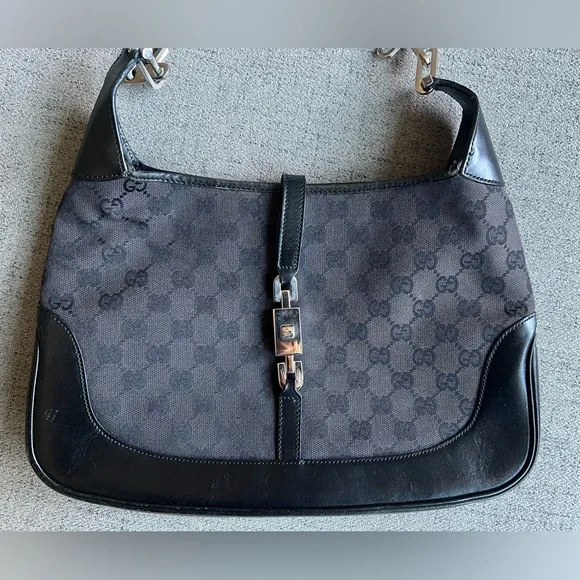Gucci Jackie monogram with chain strap